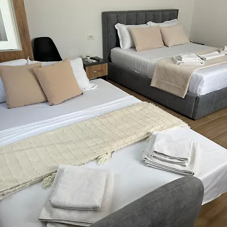 Lexhulo Room's Apartman