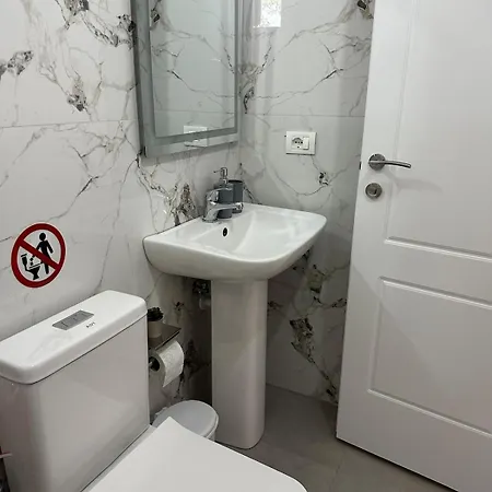 Lexhulo Room's アパート