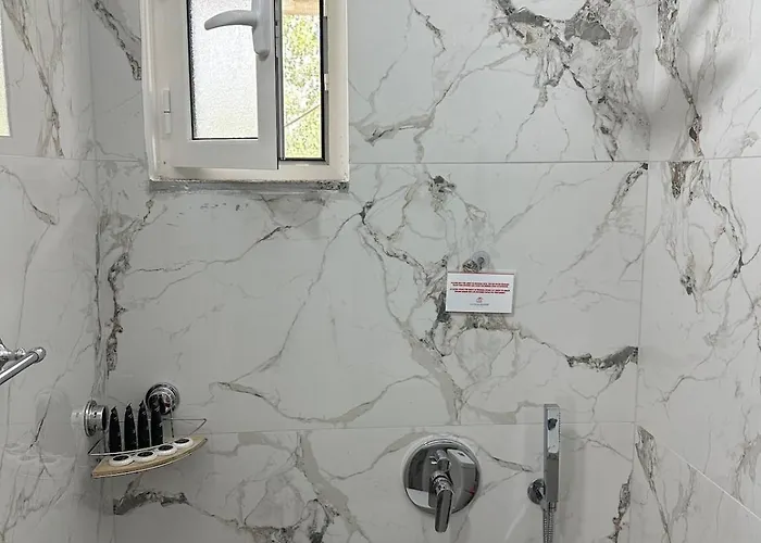 Lexhulo Room's Apartman *