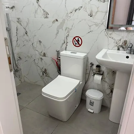 Lexhulo Room's Apartment Domje