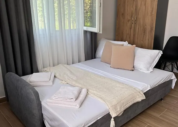 Lexhulo Room's Apartment Domje